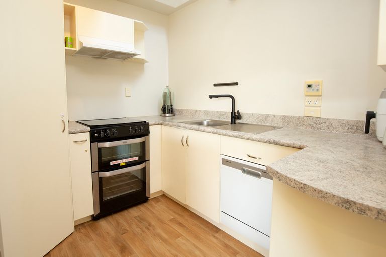 Photo of property in 1/670 Whangaparaoa Road, Stanmore Bay, Whangaparaoa, 0932