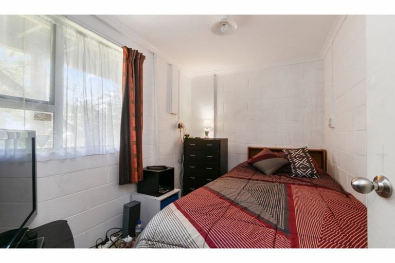 Photo of property in 110 Holborn Drive, Stokes Valley, Lower Hutt, 5019