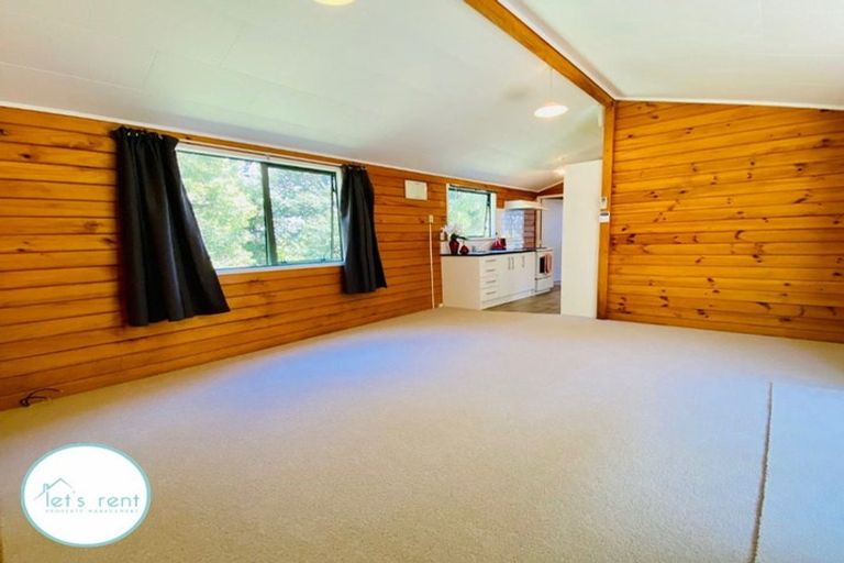 Photo of property in 30 Leaver Place, Weymouth, Auckland, 2103