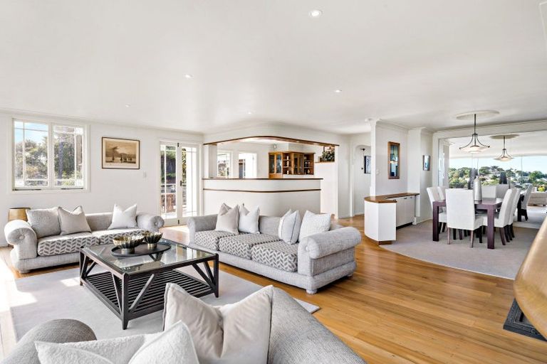 Photo of property in 30 Fairfax Avenue, Northcote, Auckland, 0627