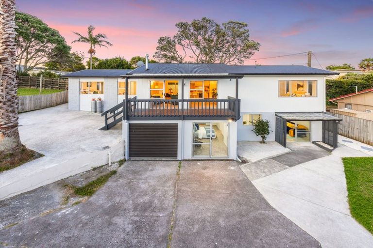 Photo of property in 4/89a Royal Road, Massey, Auckland, 0614