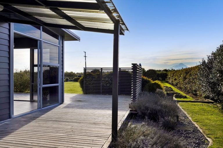 Photo of property in 484 Turuturu Road, Hawera, 4674