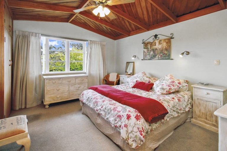 Photo of property in 63 Forrest Hill Road, Milford, Auckland, 0620