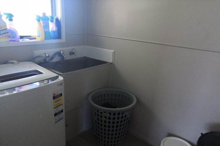 Photo of property in 2/12 Pawa Place, Manurewa, Auckland, 2102