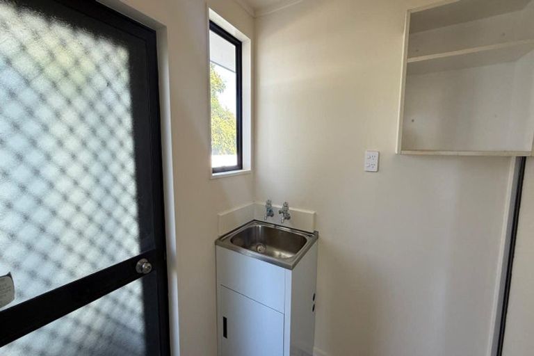 Photo of property in 2/23 Station Road, Takanini, 2112