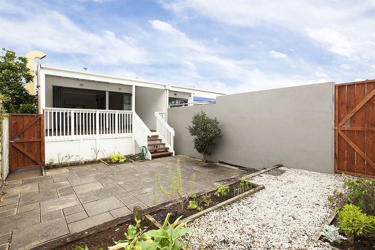 Photo of property in 16a Victoria Road, Mount Maunganui, 3116