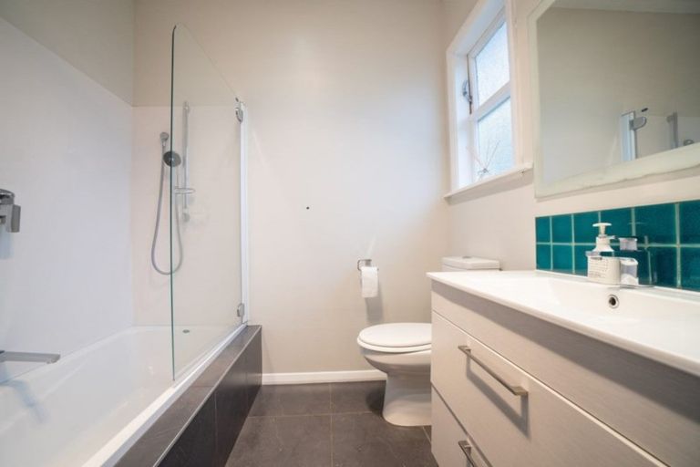 Photo of property in 68 Pahiatua Street, Hokowhitu, Palmerston North, 4410