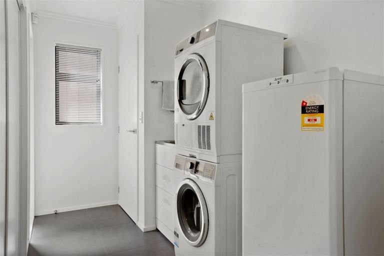 Photo of property in 11 Hilltop Lane, Mount Pleasant, Christchurch, 8081