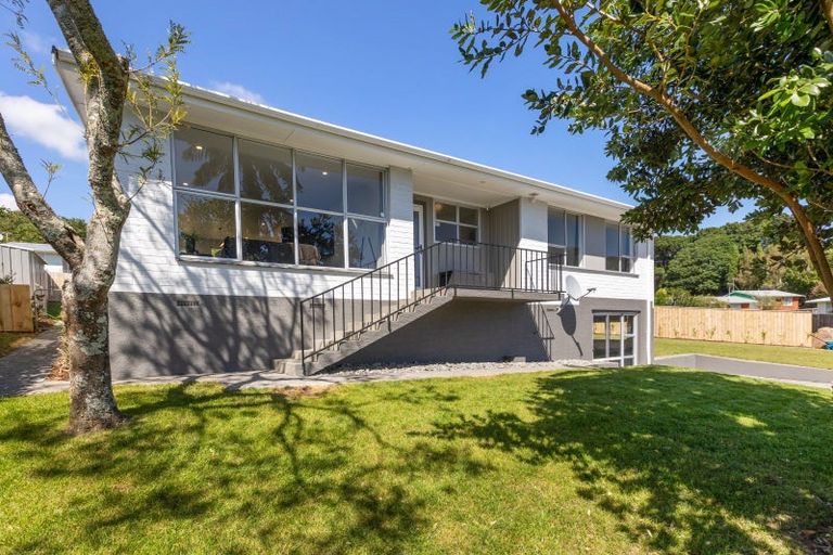 Photo of property in 5 Brixham Place, Merrilands, New Plymouth, 4312