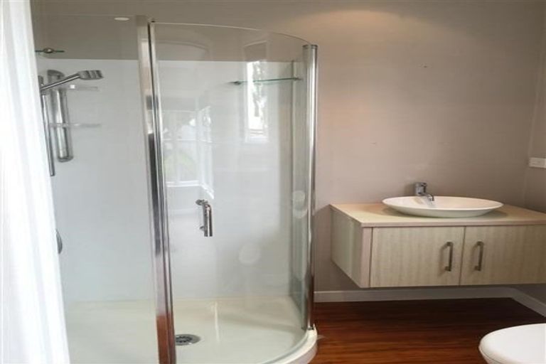 Photo of property in 42 Highland Avenue, Titirangi, Auckland, 0604