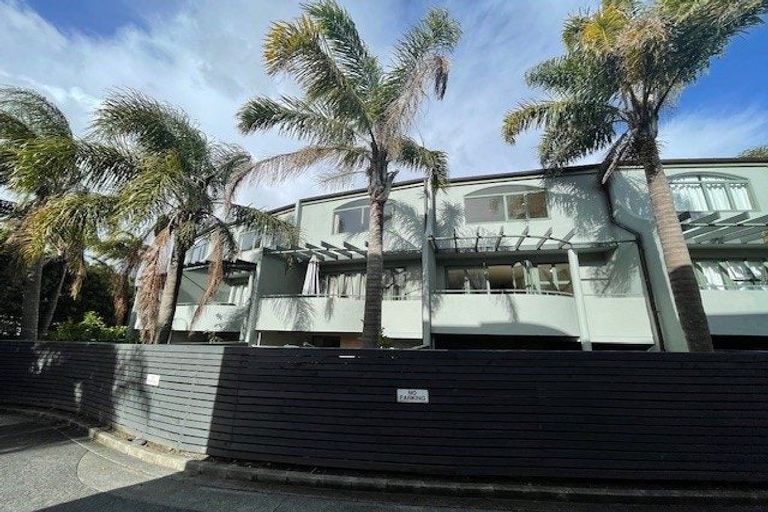 Photo of property in 11/1 Hillcrest Avenue, Hillcrest, Auckland, 0627