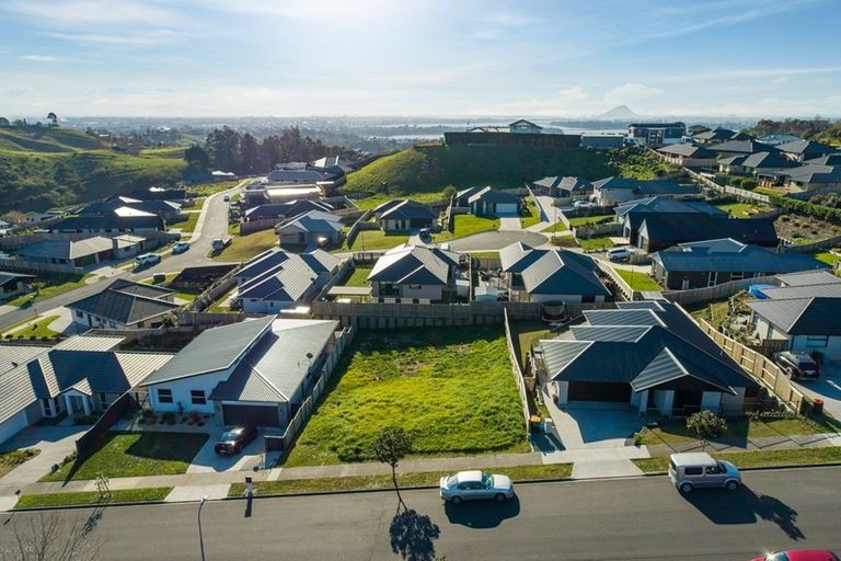 Photo of property in 18 Ballintoy Park Drive, Welcome Bay, Tauranga, 3175