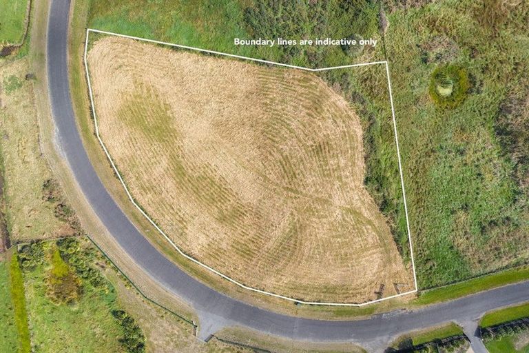 Photo of property in 92 Strathnaver Drive, Waikawa Beach, Manakau, 5573
