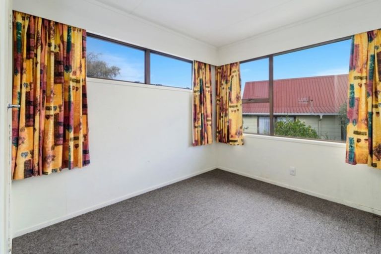 Photo of property in 27 Rewarewa Street, Owhata, Rotorua, 3010