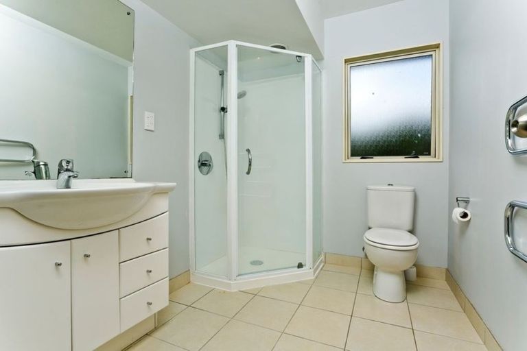 Photo of property in 21 Gretna Green, Browns Bay, Auckland, 0630