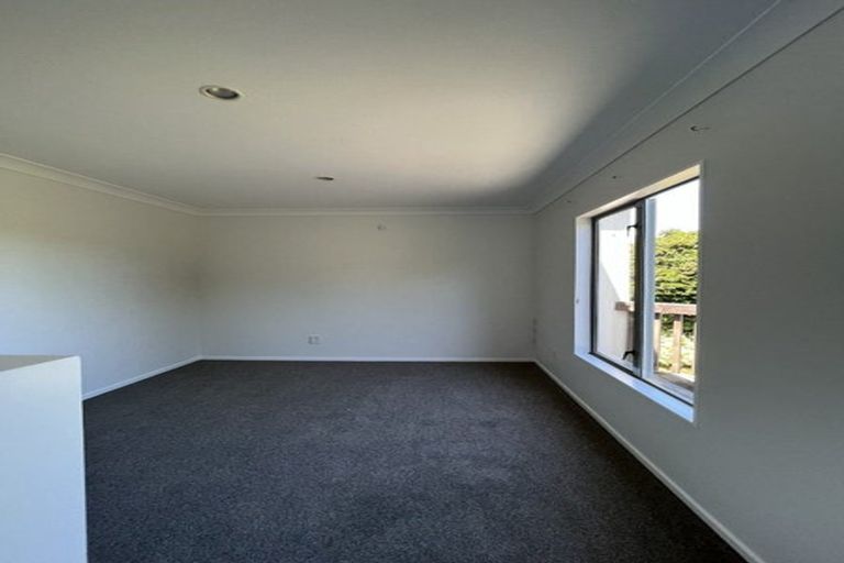 Photo of property in 14 Pekanga Road, Normandale, Lower Hutt, 5010