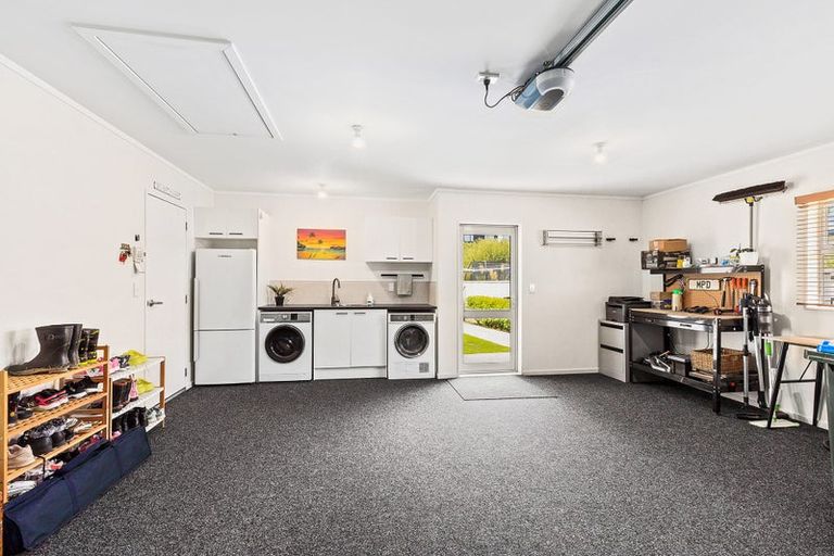Photo of property in 12 Banks Boulevard, Whitby, Porirua, 5024
