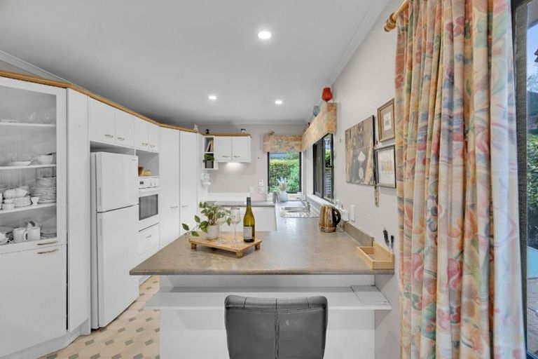 Photo of property in 14 Sandalwood Drive, Dinsdale, Hamilton, 3204