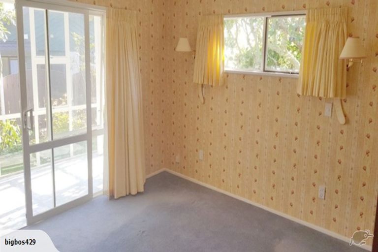 Photo of property in 17 Awanui Drive, Waikanae, 5036
