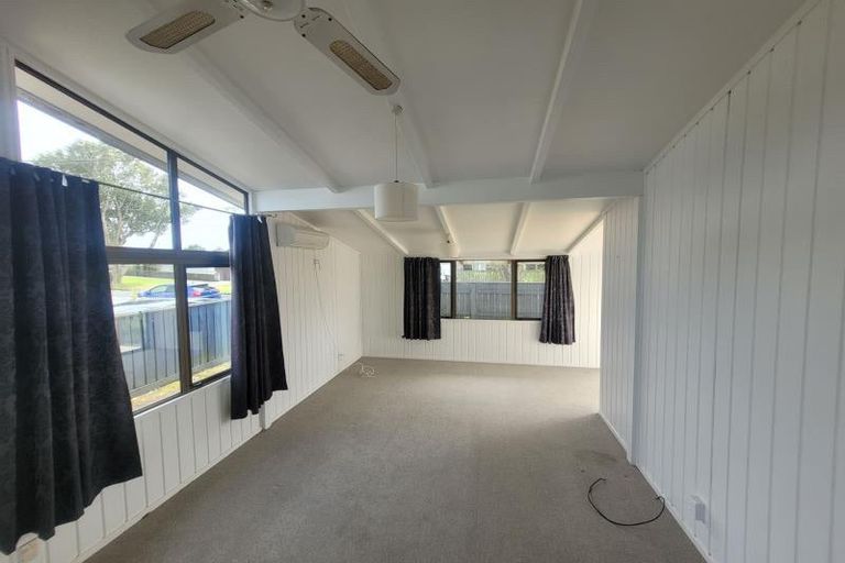 Photo of property in 28 Record Street, Fitzroy, New Plymouth, 4312