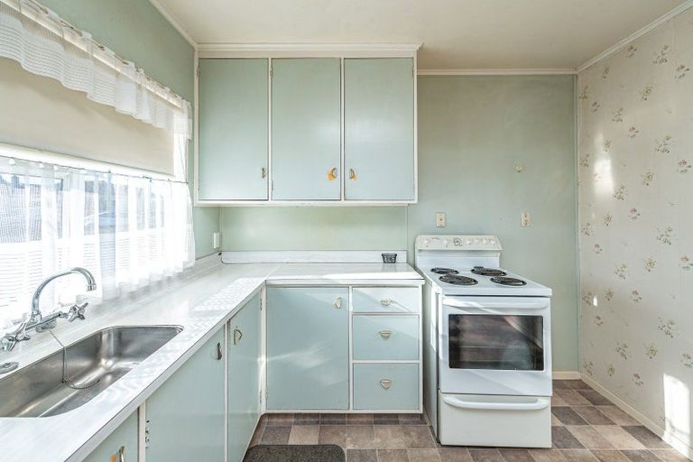Photo of property in 1/104 Alma Road, Gonville, Whanganui, 4501