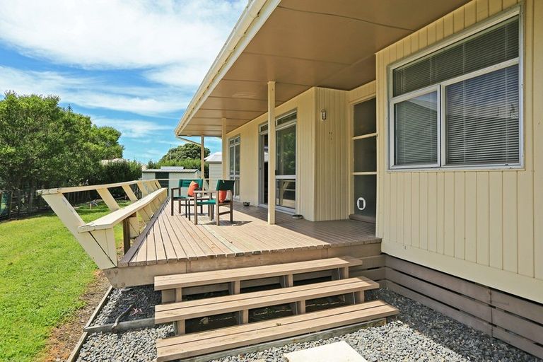 Photo of property in 14 John Ross Place, Kairakau, Elsthorpe, 4295