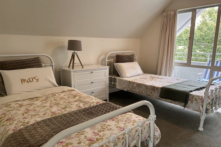 Photo of property in 2/271 Memorial Avenue, Burnside, Christchurch, 8053