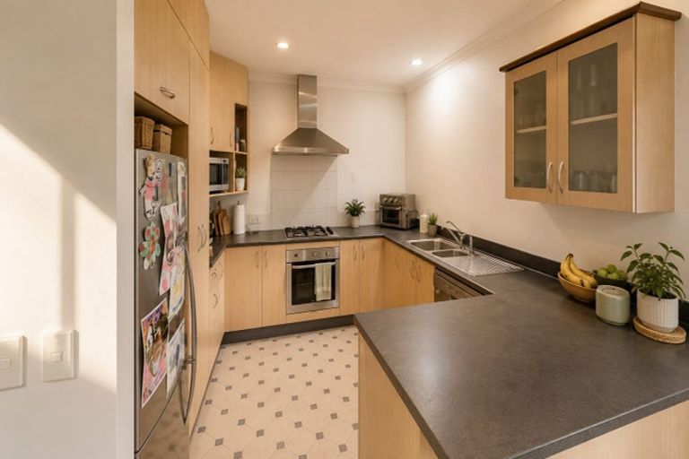 Photo of property in 15 Sirsi Terrace, Broadmeadows, Wellington, 6035