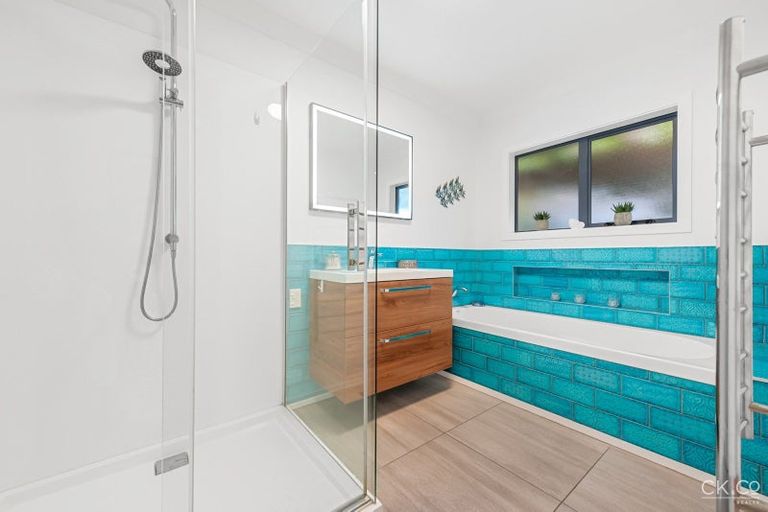 Photo of property in 53 Riverstone Drive, Riverstone Terraces, Upper Hutt, 5018