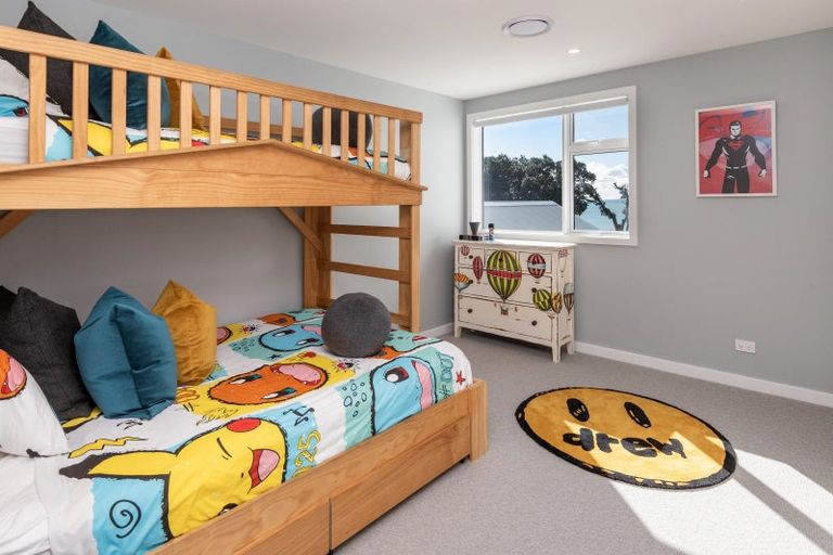 Photo of property in 15 Shelly Beach Parade, Cockle Bay, Auckland, 2014