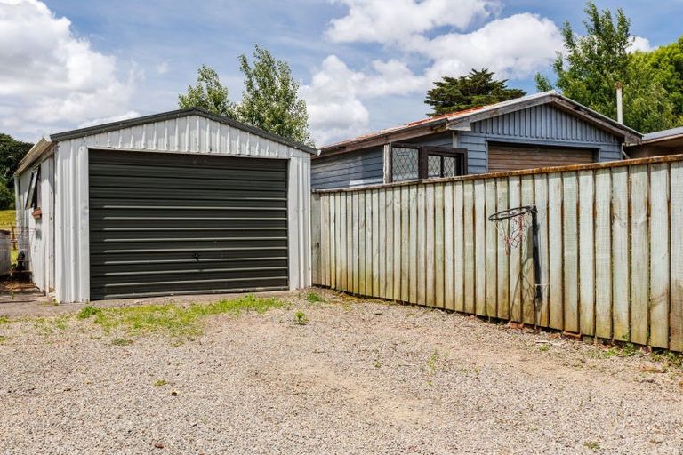Photo of property in 42 Newman Road, Eketahuna, 4900