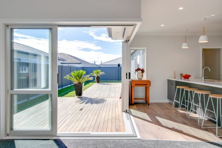 Photo of property in 16 Manganui Place, Te Awa, Napier, 4110