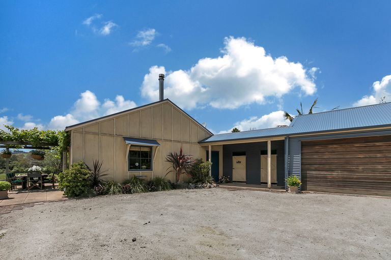 Photo of property in 11 Pineview Lane, Helensville, 0875