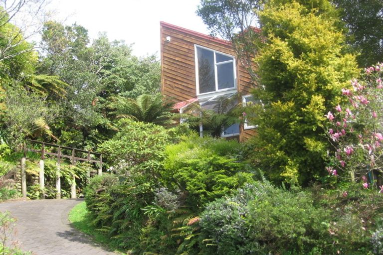 Photo of property in 1 Ridge Road, Lake Okareka, Rotorua, 3076