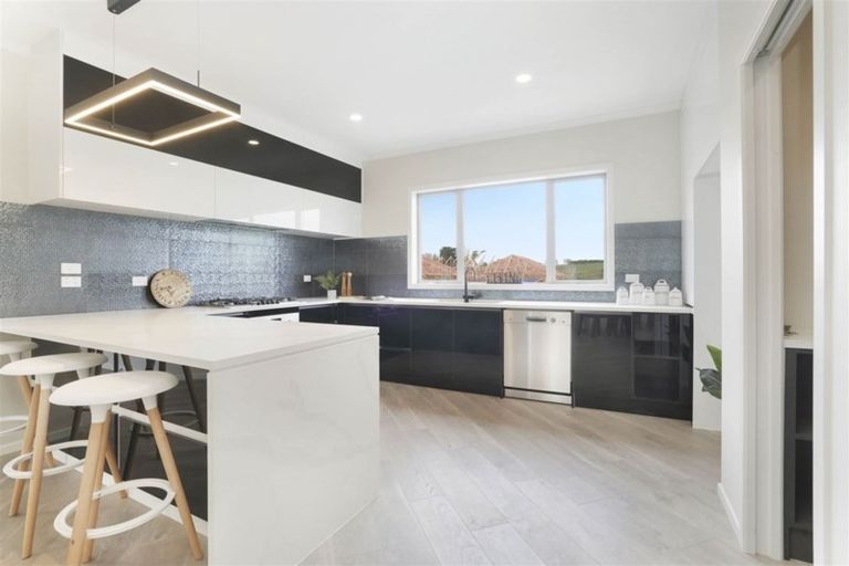 Photo of property in 1 Paiaka Place, Rototuna North, Hamilton, 3210