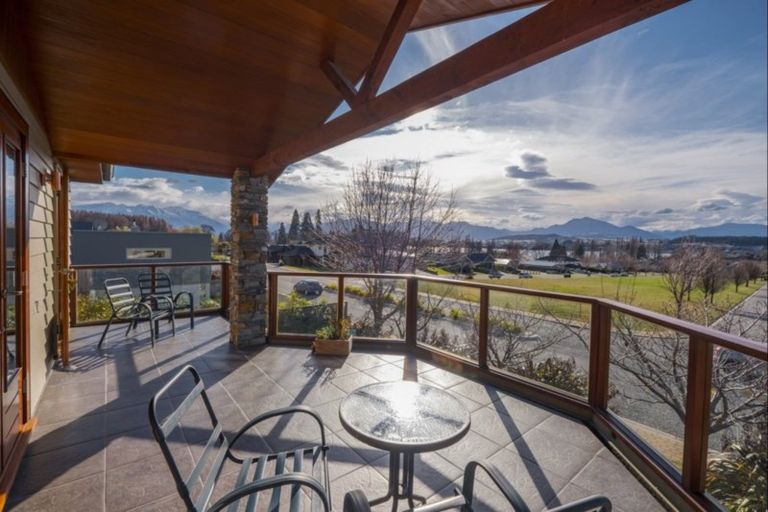 Photo of property in 32 Old Station Avenue, Wanaka, 9305