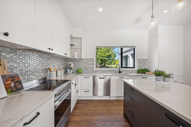 Photo of property in 32 Pisa Moorings Road, Mount Pisa, Cromwell, 9383