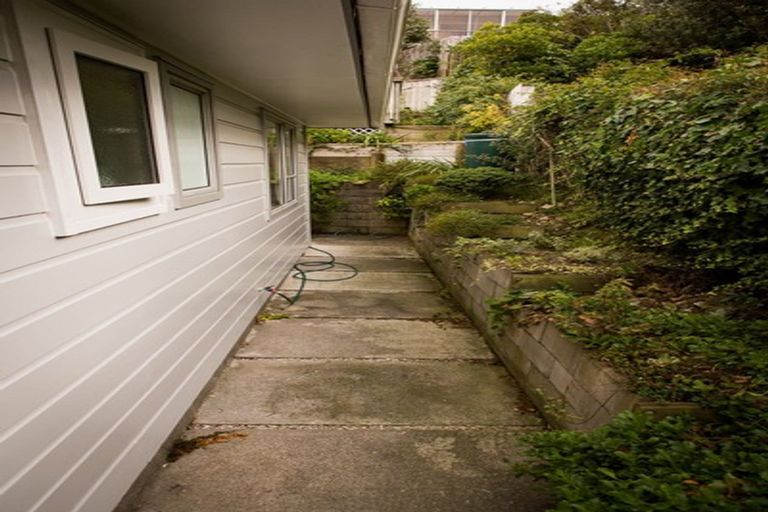 Photo of property in 15 Gloaming Hill, Titahi Bay, Porirua, 5022