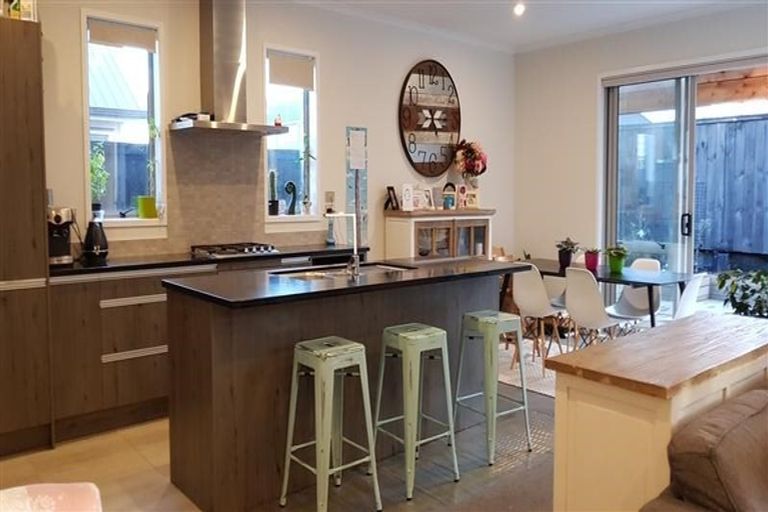 Photo of property in 7 Touhou Road, Hobsonville, Auckland, 0618