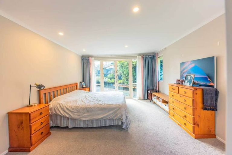 Photo of property in 8 Red Oak Place, Schnapper Rock, Auckland, 0632
