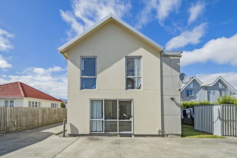 Photo of property in 108b Elizabeth Street, Riccarton, Christchurch, 8041