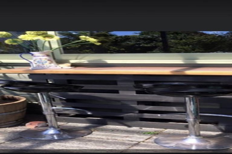 Photo of property in 6 Davy Street, Carterton, 5713