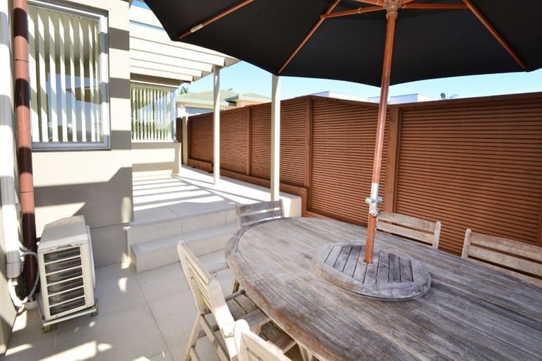 Photo of property in 10 Lupetti Rise, West Harbour, Auckland, 0618