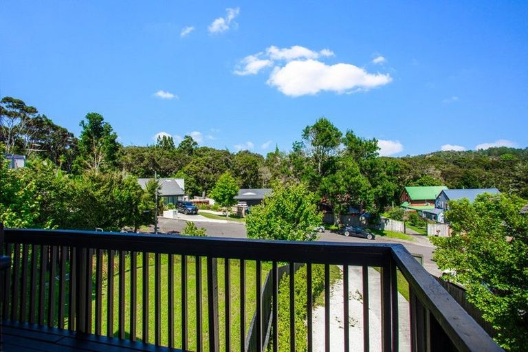 Photo of property in 1/4 Eugen Place, Bayview, Auckland, 0629