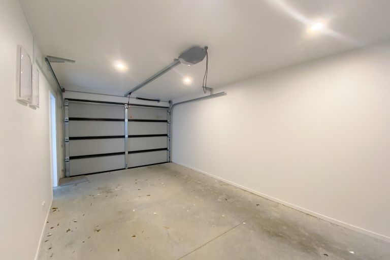 Photo of property in 9 Apple Lane, Henderson, Auckland, 0610