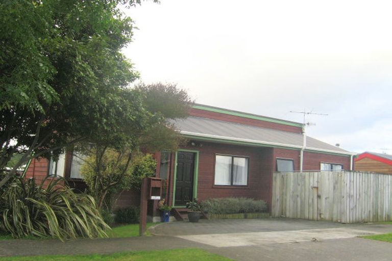 Photo of property in 6 Kekeno Grove, Tirohanga, Lower Hutt, 5010