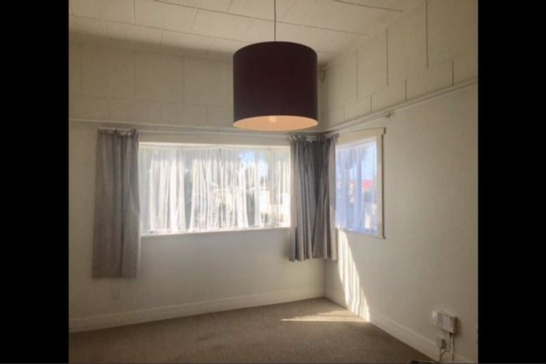 Photo of property in 44 Rimu Street, New Lynn, Auckland, 0600