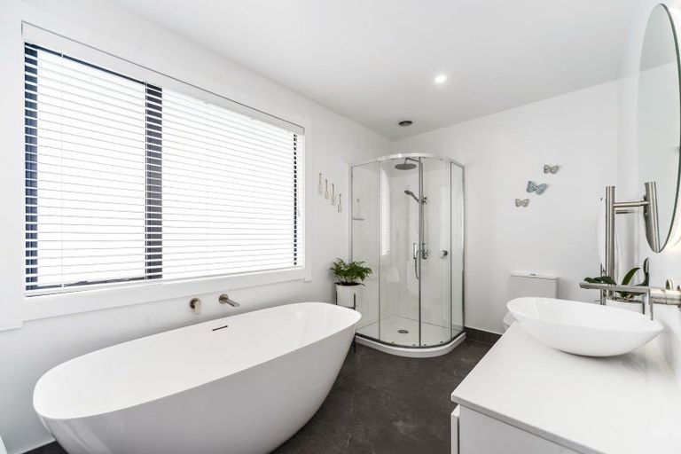 Photo of property in 97 Lisland Drive, Kinloch, Taupo, 3377