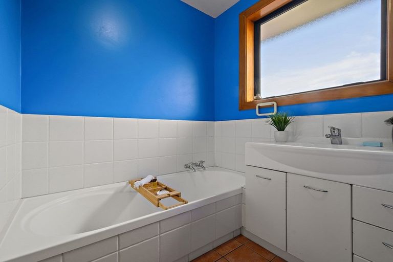 Photo of property in 30 Sarabande Avenue, Redwood, Christchurch, 8051