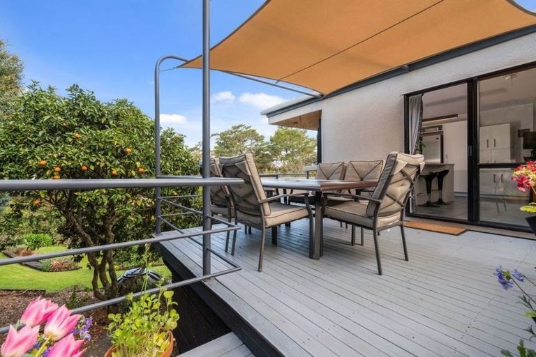 Photo of property in 23 Ngarahana Avenue, Paremoremo, Auckland, 0632